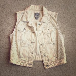 Cream jean and lace vest